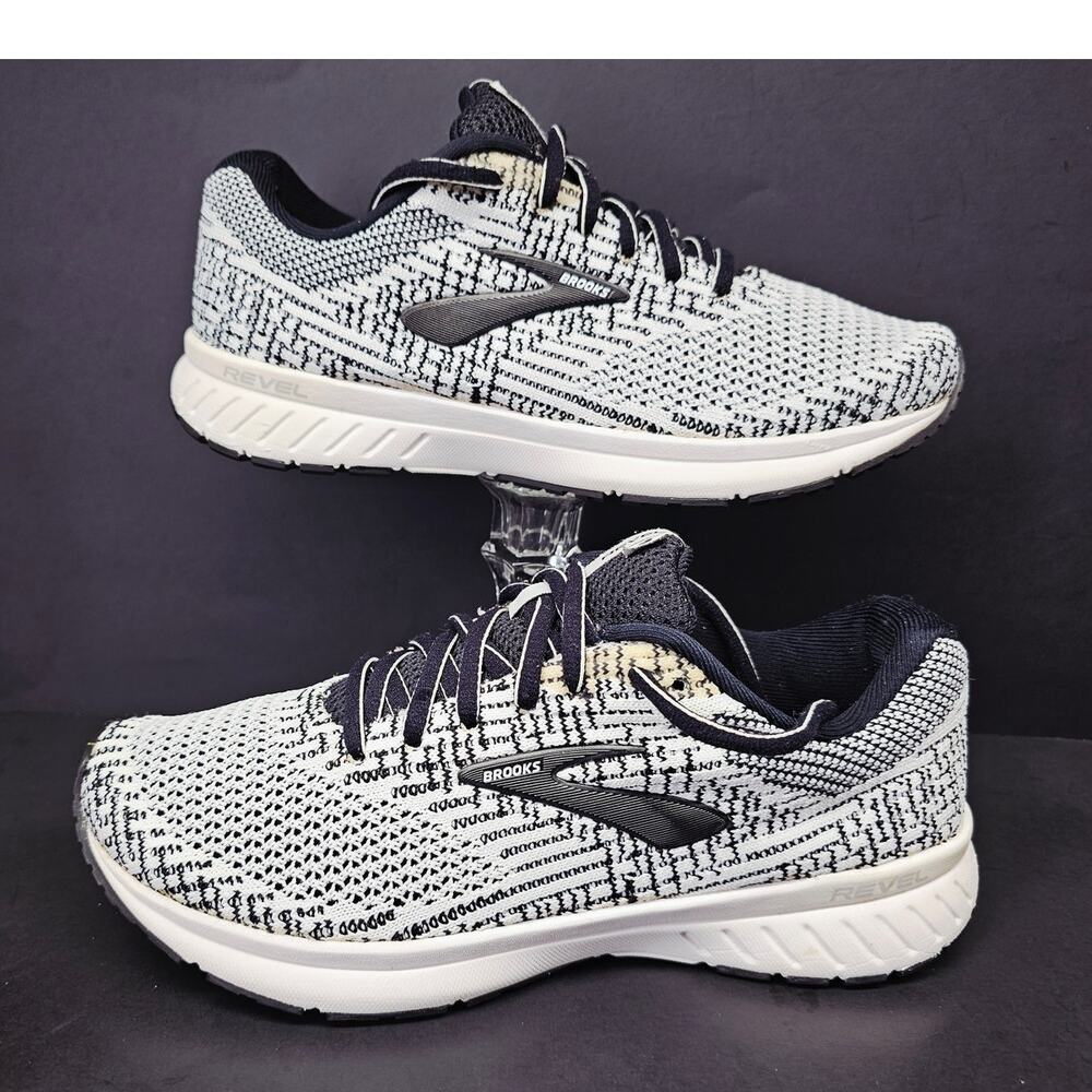 Brooks Women 7.5 Comfy footwear